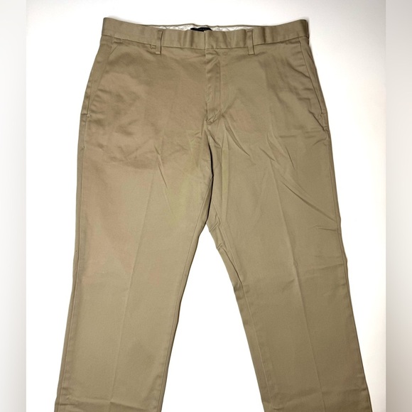 Banana Republic Men's Aiden Chino Straight Leg khaki Pants Size- 36 x 32 - Picture 2 of 7